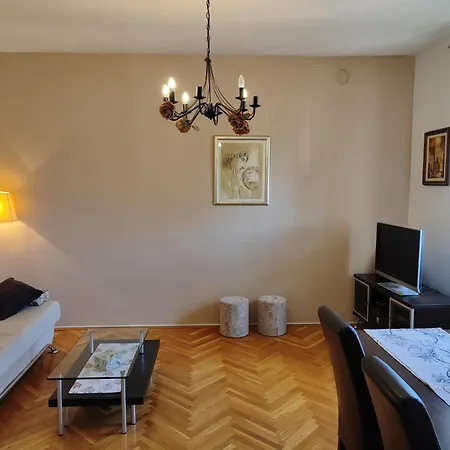 Apartment Kolovare Beach & Free Parking
